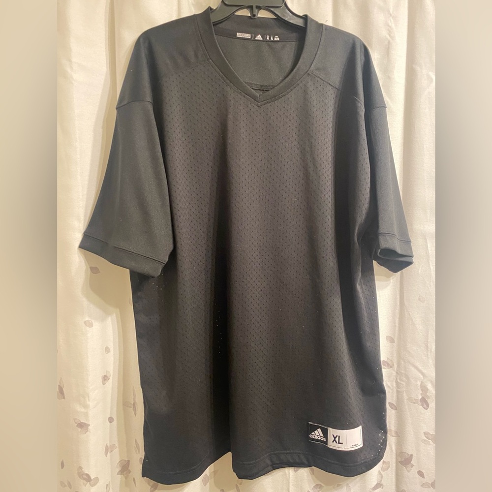 Men’s Adidas mesh shirt